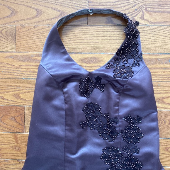 Rich brown halter style gorgeous long gown size 6/8 beautiful appliqué beading. - Picture 3 of 16